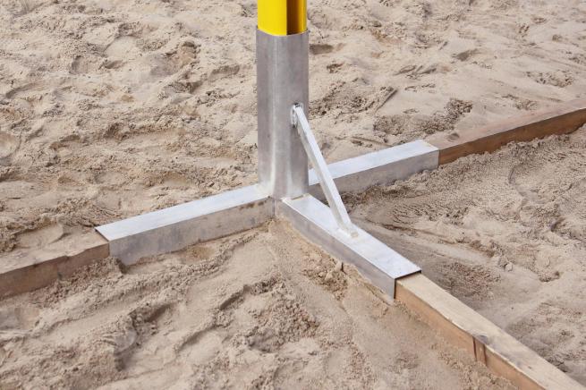 ALUMINIUM SOCKET WITH CROSS-PIECE TO MOUNT POSTS IN SAND