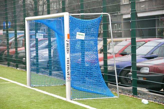 FOOTBALL GOALS FOR YOUNG PLAYERS WITH GROUND SOCKETS / 5.00 X 2.00 M