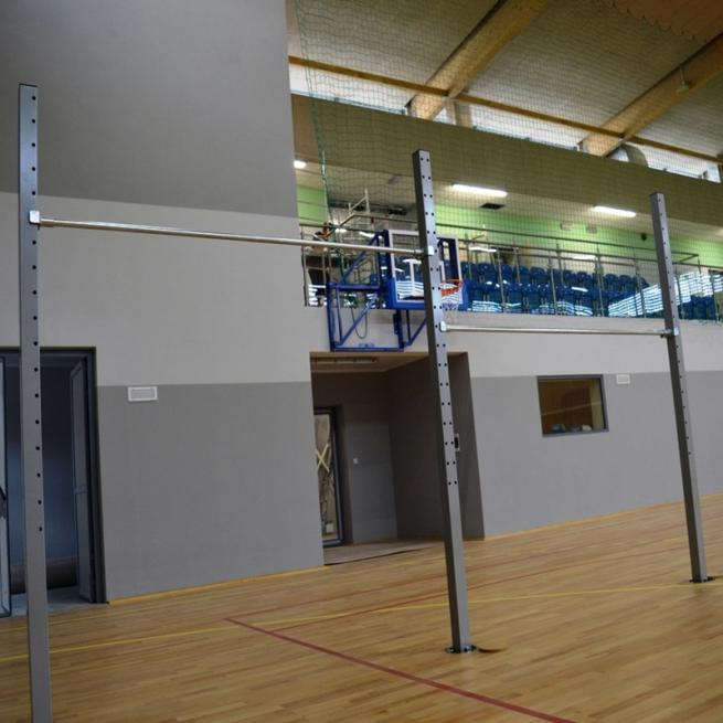 FREE-STANDING GYMNASTIC BAR WITH DOUBLE EXERCISE FIELD
