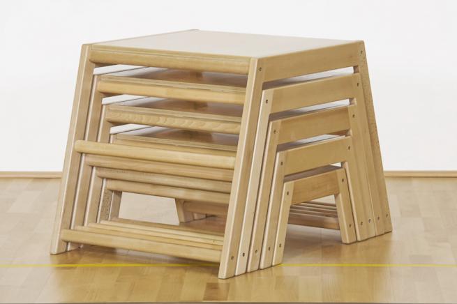 VAULTING BOX MADE OF NESTING TABLES