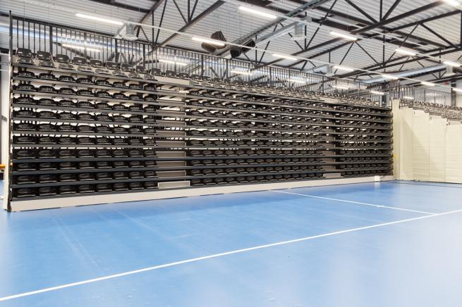 RETRACTABLE SPECTATOR STAND - TELESCOPIC STAND (2)