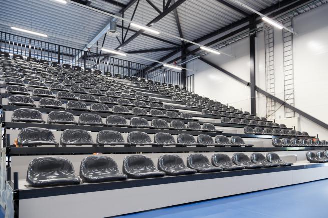 RETRACTABLE SPECTATOR STAND - TELESCOPIC STAND (3)