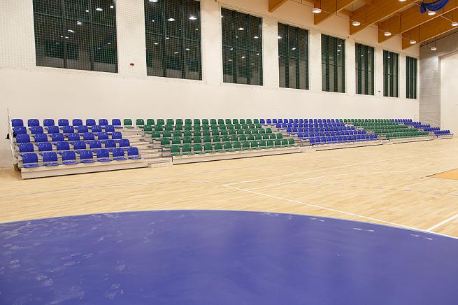 RETRACTABLE SPECTATOR STAND - TELESCOPIC STAND (2)