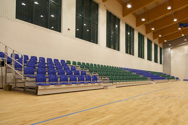 RETRACTABLE SPECTATOR STAND - TELESCOPIC STAND (3)