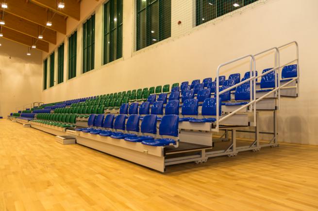 RETRACTABLE SPECTATOR STAND - TELESCOPIC STAND (4)