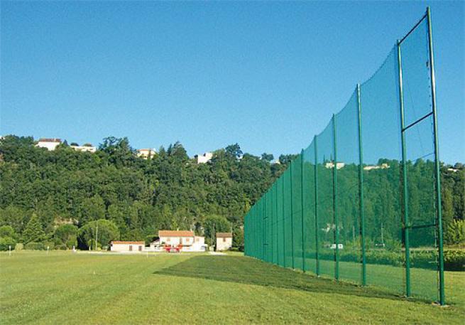 Barrier netting for golf course