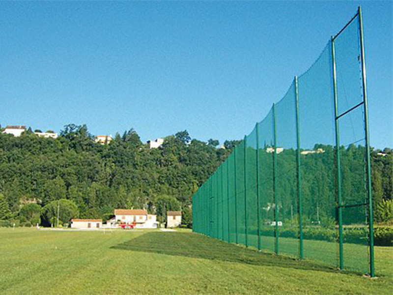 BARRIER NETTING FOR GOLF COURSE