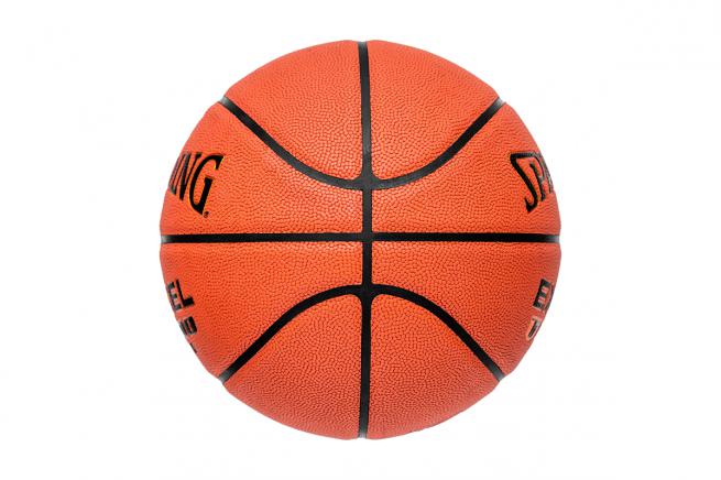TF 500 IN/OUT SPALDING BASKETBALL. SIZE 7