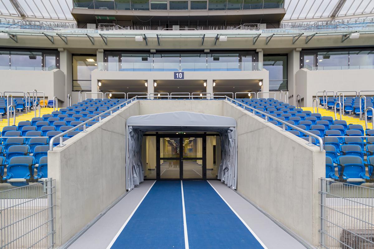 RETRACTABLE ENTRANCE TUNNEL TO FOOTBALL STADIUM